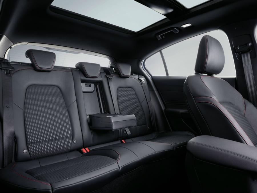 Интерьер Ford Focus ST-Line 2018 года  (WW) (фото 30 из 42)